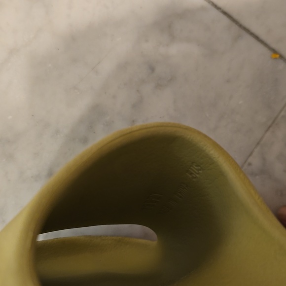 Yeezy Slide Resin Mens US 5, Womens US 6 - Picture 7 of 7